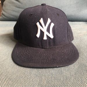 New Era NY Yankees Washed Black Fitted Hat